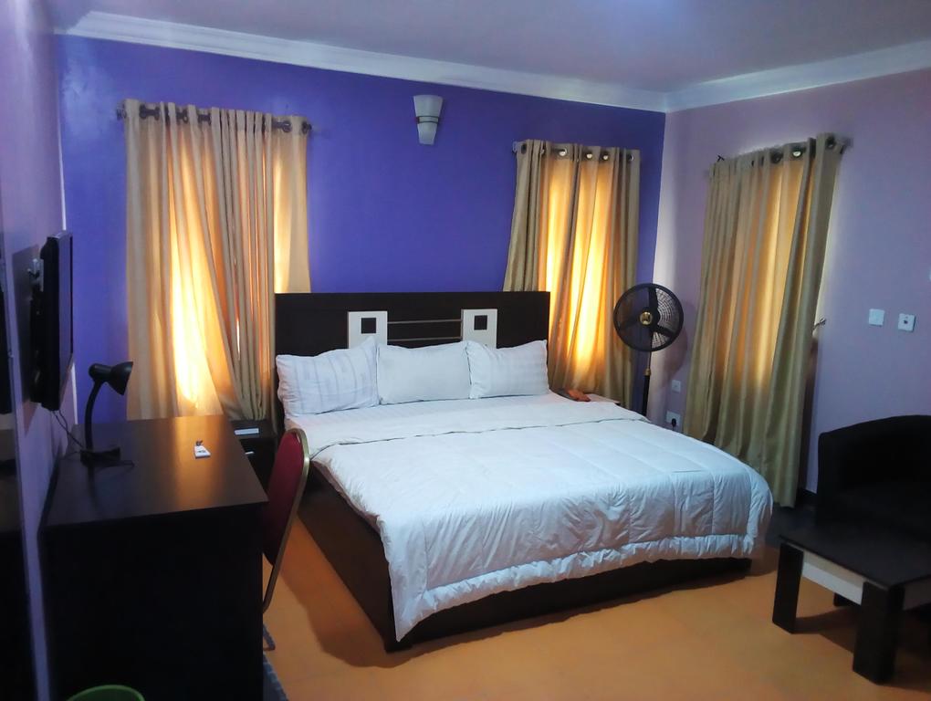 1st Floor Suite