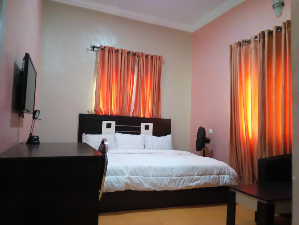 Ground Floor Suite